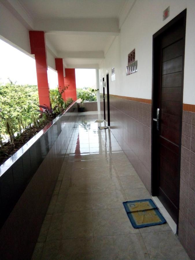 Hotel Surakarta Tulungagung Dış mekan fotoğraf