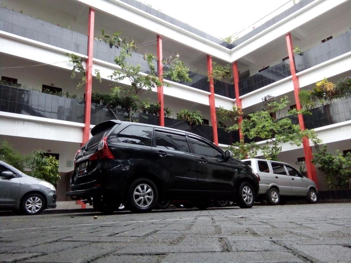 Hotel Surakarta Tulungagung Dış mekan fotoğraf