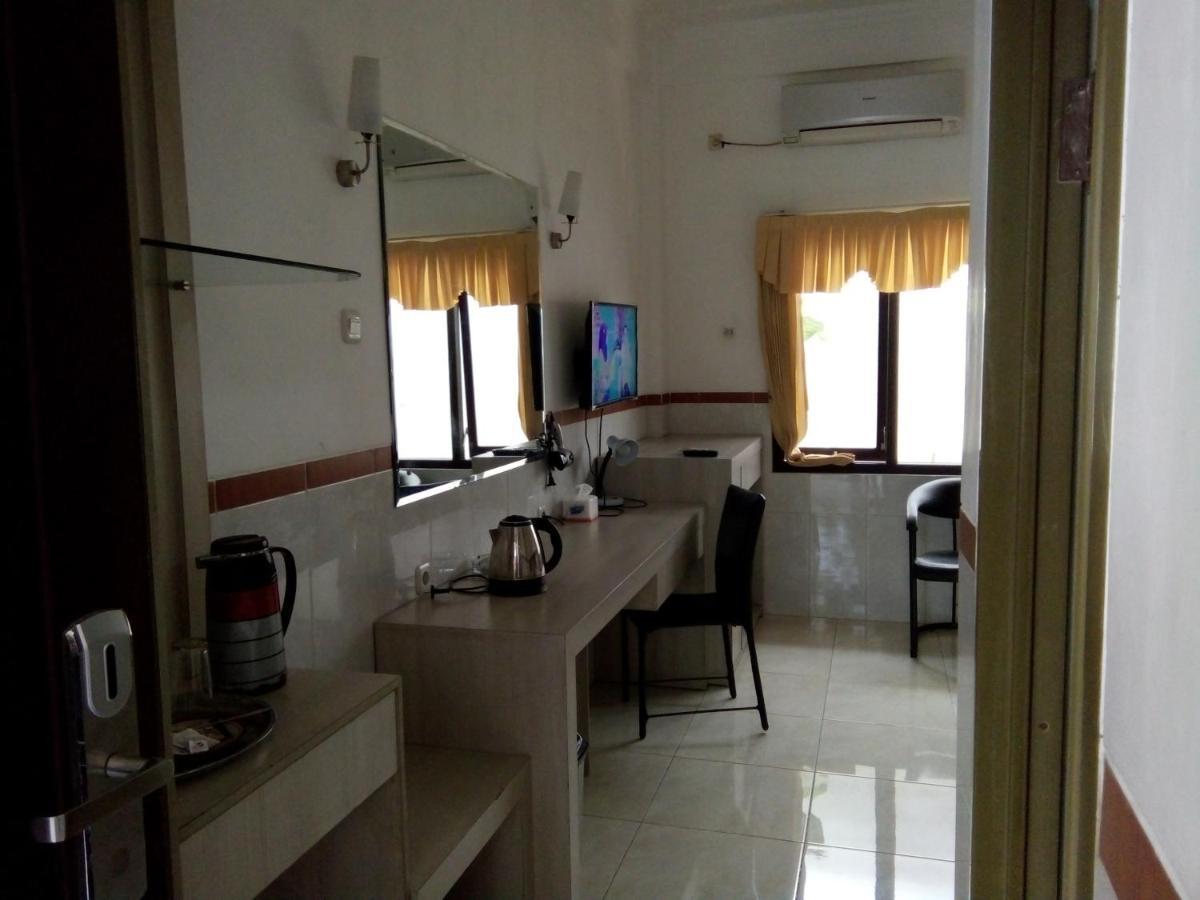 Hotel Surakarta Tulungagung Dış mekan fotoğraf