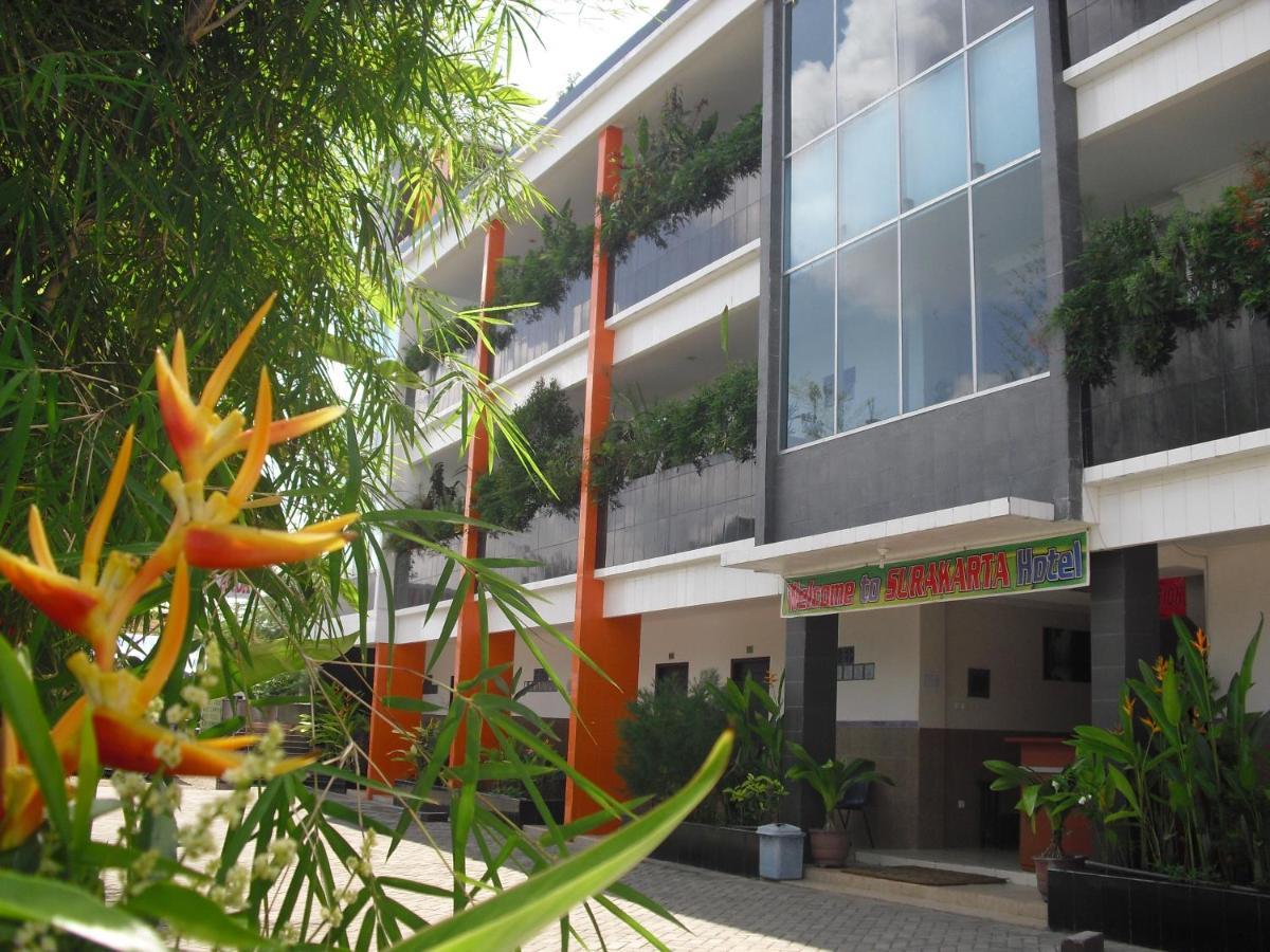 Hotel Surakarta Tulungagung Dış mekan fotoğraf