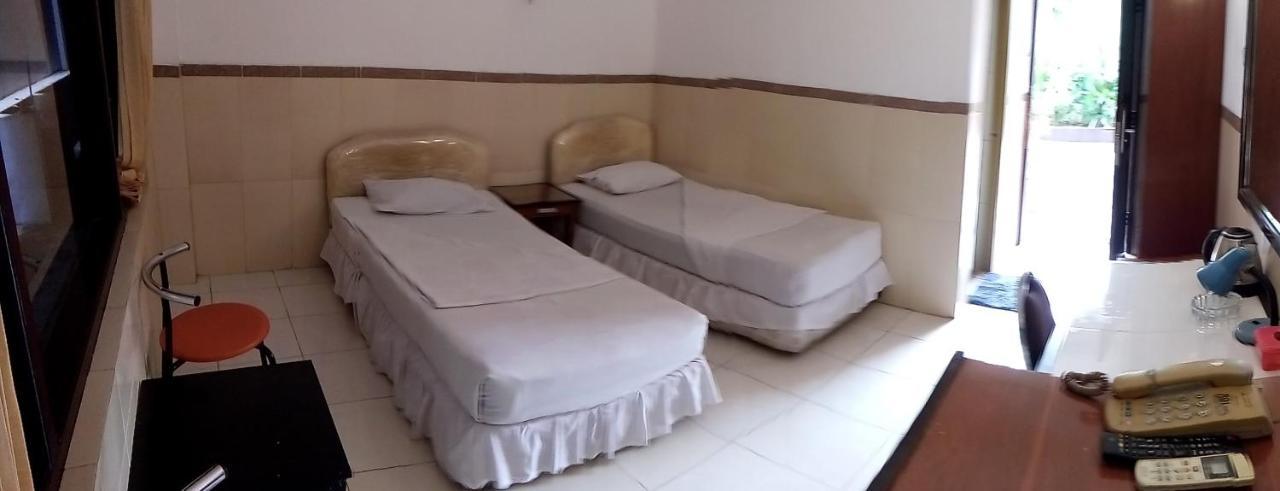 Hotel Surakarta Tulungagung Dış mekan fotoğraf